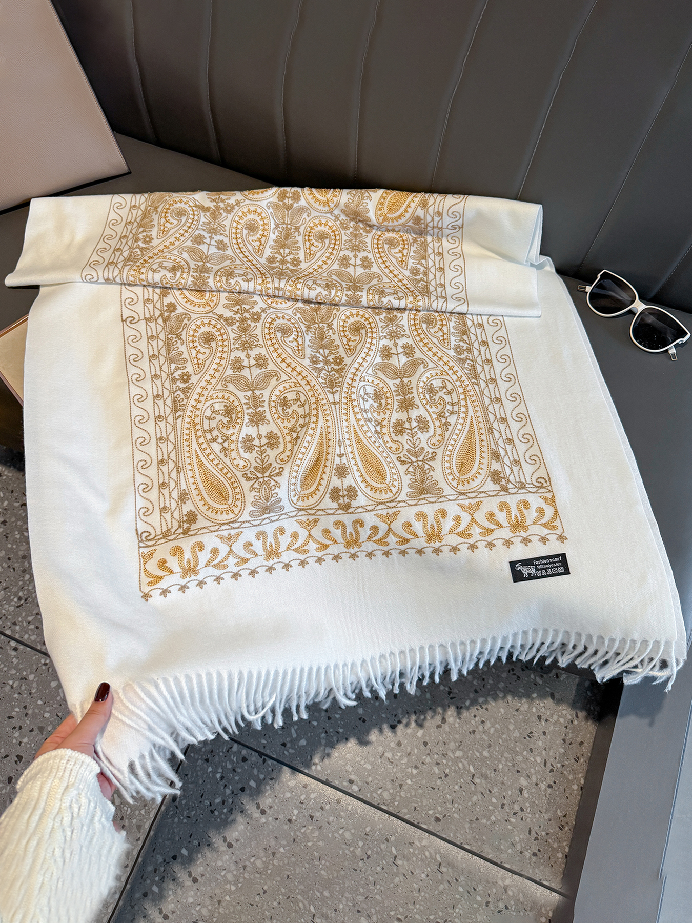 Luxury Thick Warm Paisley Pash - Woven Scarf Blanket のレビューと価格