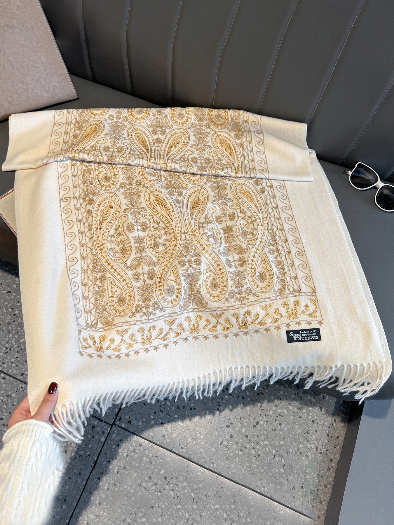 Luxury Thick Warm Paisley Pash - Woven Scarf Blanket のレビューと価格