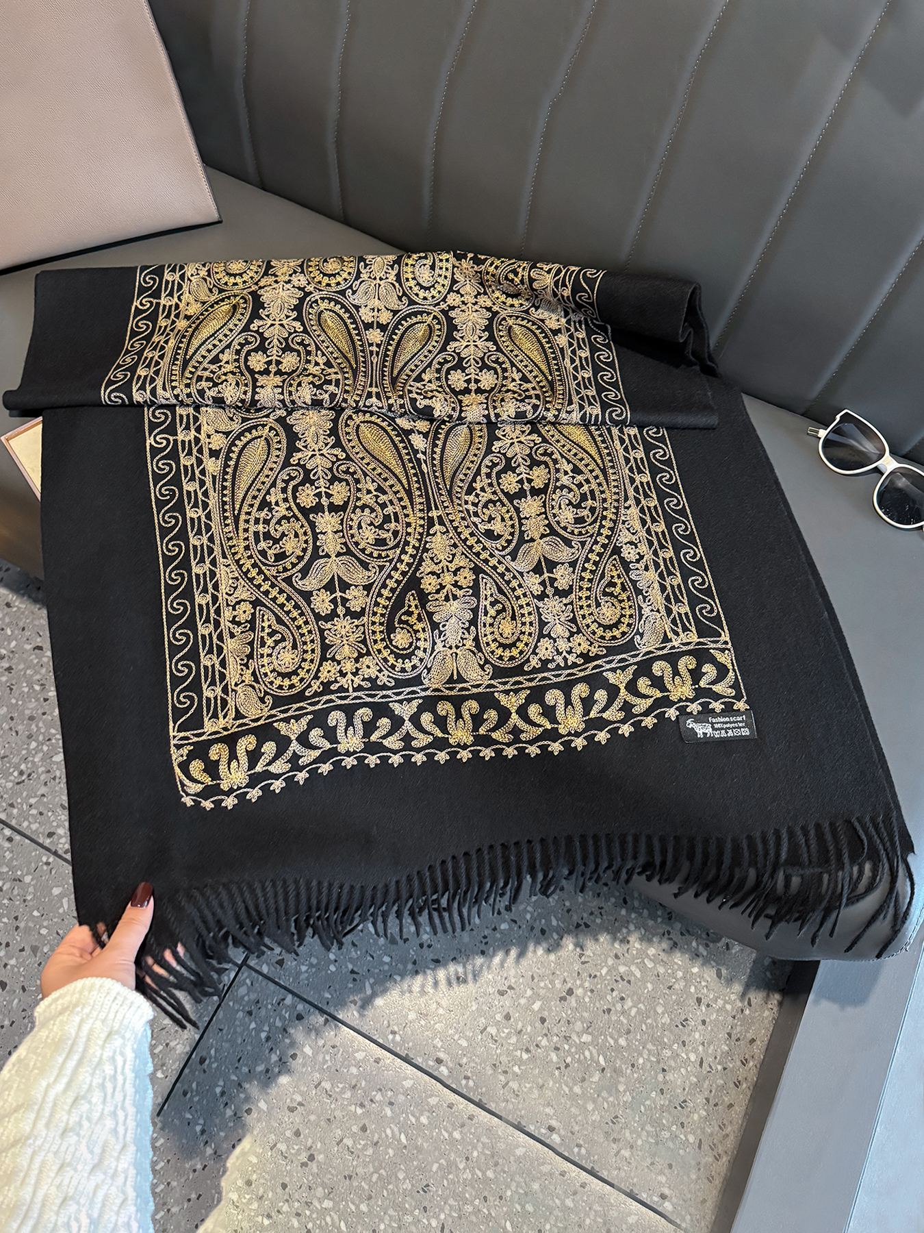 Luxury Thick Warm Paisley Pash - Woven Scarf Blanket のレビューと価格