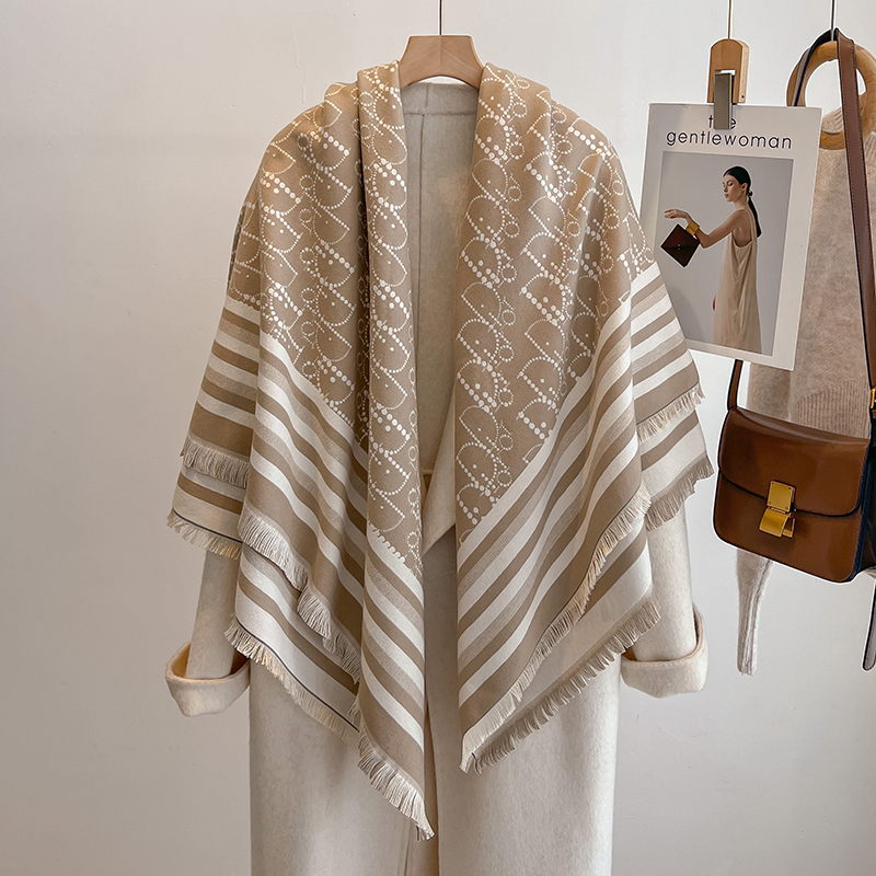 Elegant Striped Design Scarf I - Woven Scarf Blanket のレビューと価格