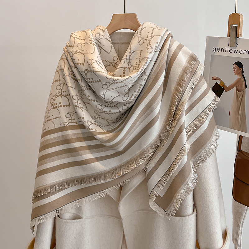 Elegant Striped Design Scarf I - Woven Scarf Blanket のレビューと価格