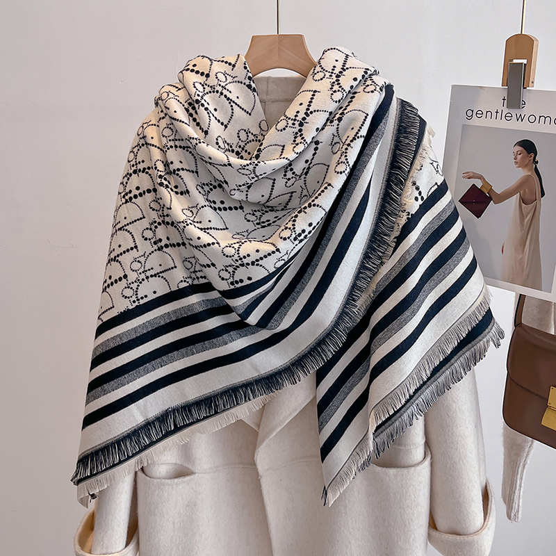 Elegant Striped Design Scarf I - Woven Scarf Blanket のレビューと価格