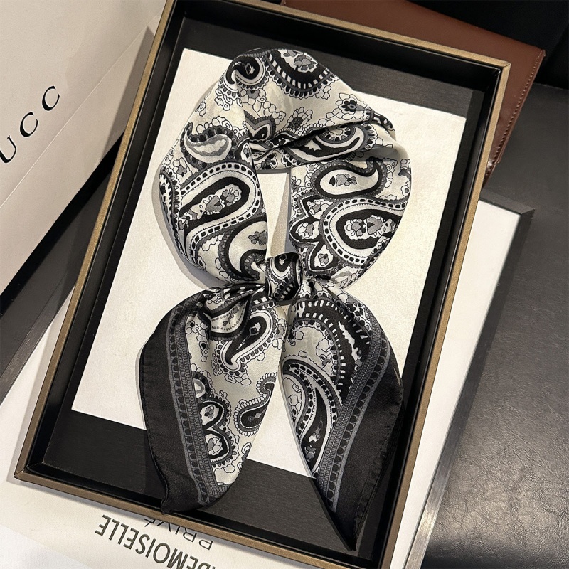 Luxury Satin Square Scarf Pais - Face Scarf Mask のレビューと価格