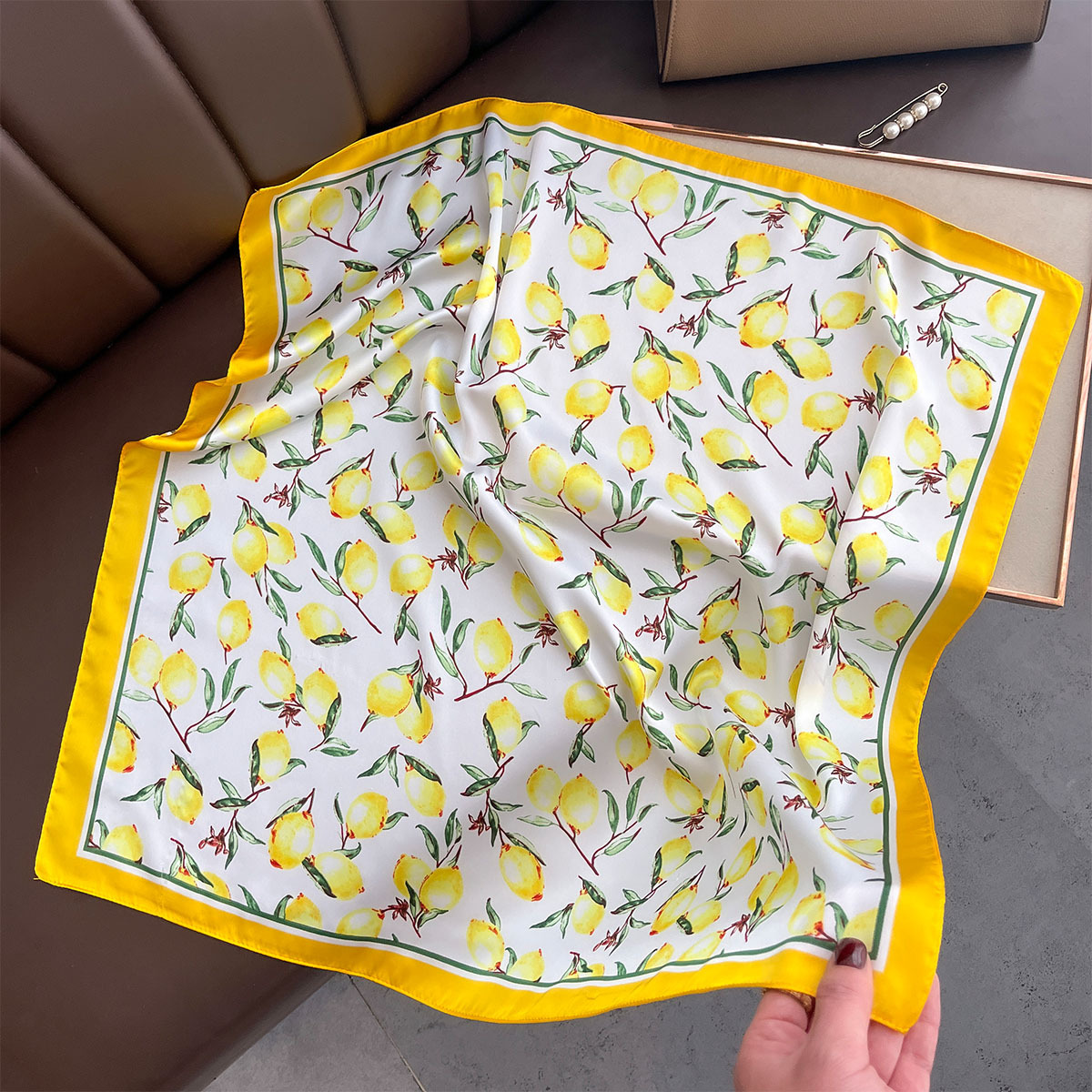 2025 New Yellow Lemon Print Sq - Silk Neck Scarf のレビューと価格