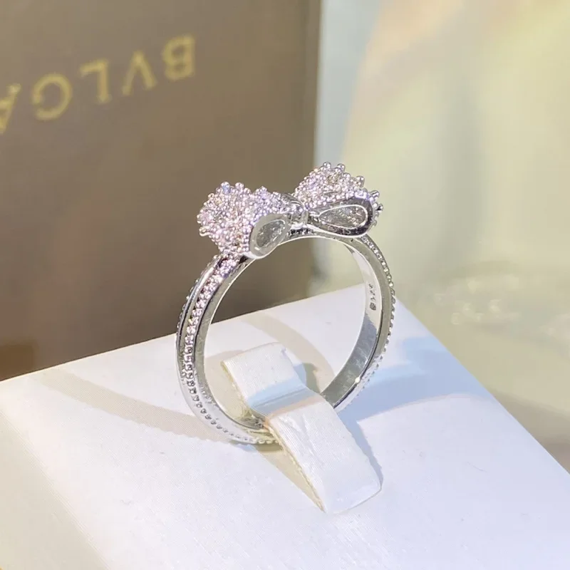 Fancy Bow Ring with Dazzling C - Tie Clip Silver のレビューと価格