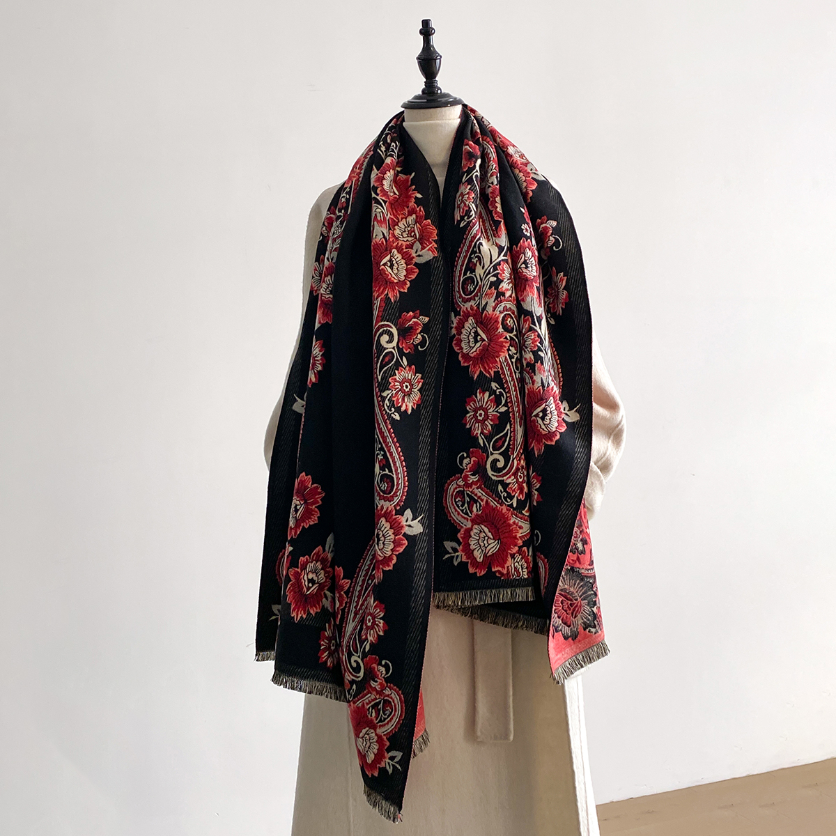 2025 Winter Luxury Imitation C - Woven Scarf Blanket のレビューと価格