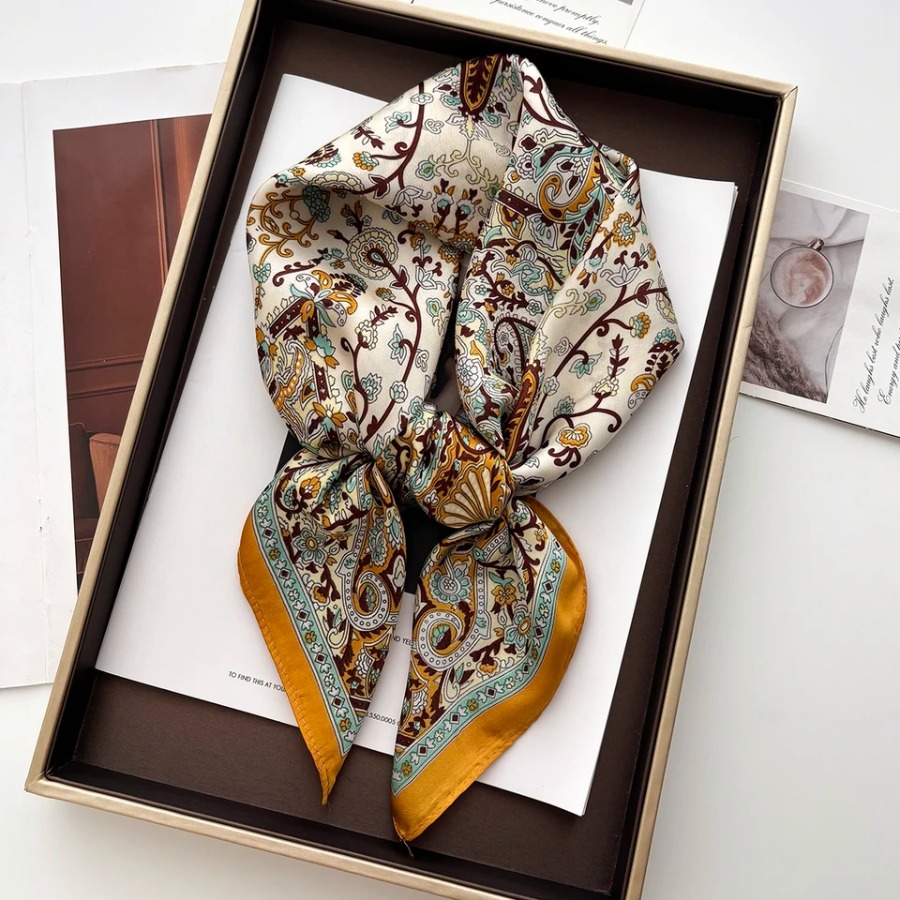 2025 Silk Shawl Square Scarf F - Bandana Cotton のレビューと価格